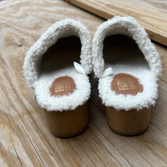 Faryl by FarylRobin Faux Suede Sherpa Clogs Size 9 - Picture 3 of 4